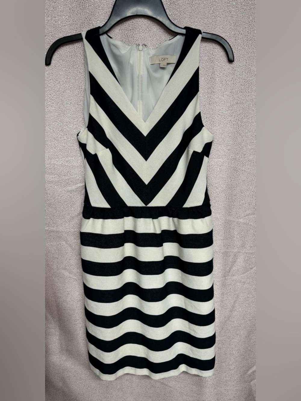 LOFT Black and White Striped V-Neck Sheath Dress Women's Size 4